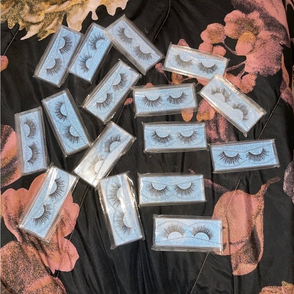 Other - ❌ SOLD ❌ Lot of Lashes (blue panel)